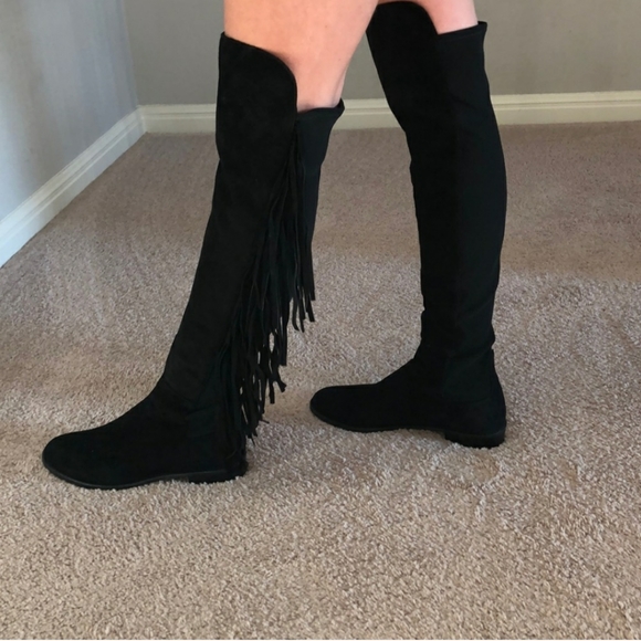 stuart weitzman fringe boots